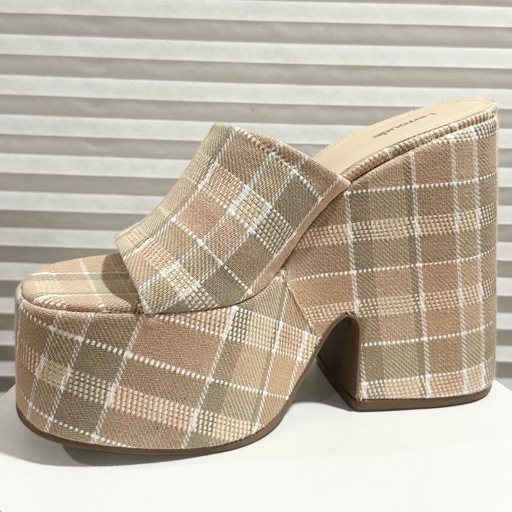 🌹LARROUDE🌹 Wanda Platform Mule In Neutral Plaid Raffia Size: 11